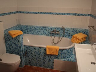 Badträume mit Insel-Badewanne
