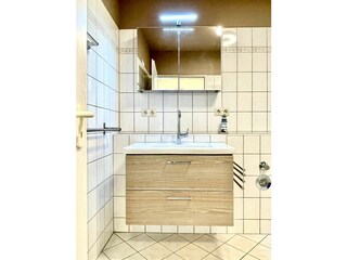 Badezimmer mit Dusche