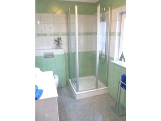 Das helle Badezimmer