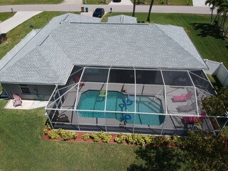 Rückseite mit Pool