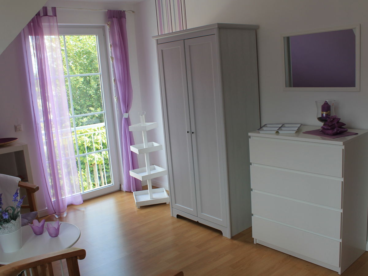 Lavendel Im Schlafzimmer. Schlafzimmer Gestalten Gelb Wandtattoo ... Lavendel Im Schlafzimmer. Schlafzimmer Gestalten Gelb Wandtattoo ...