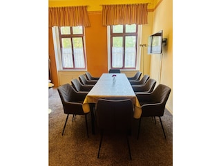 Esstisch im Wohnzimmer