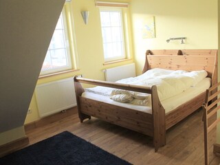 Schlafzimmer mit Doppelbett