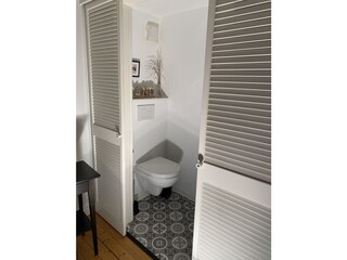 EG: Schlafzimmer mit  WC