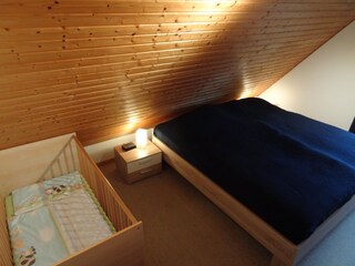 Schlafzimmer 1