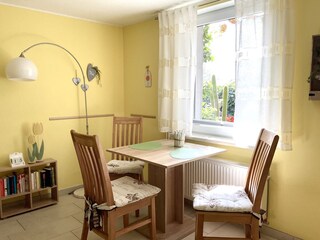 Essen und in die Sonne schauen