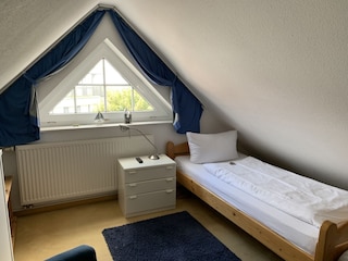 Schlafzimmer 2