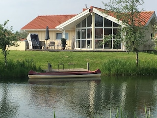 Südterrasse mit Strandkorb