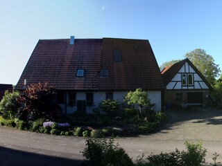 Nordseite mit Anbau rechts