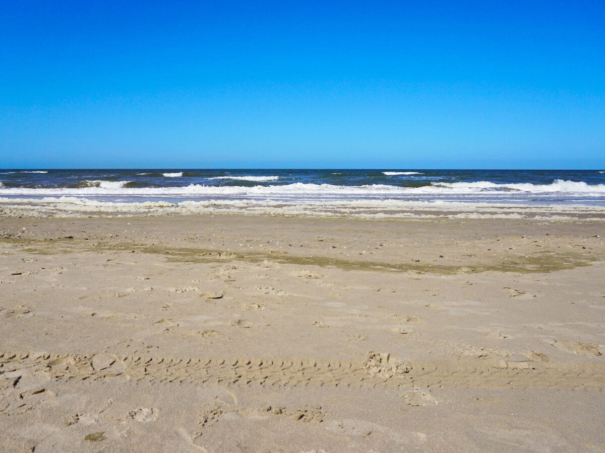 Breiter und sauberer Strand