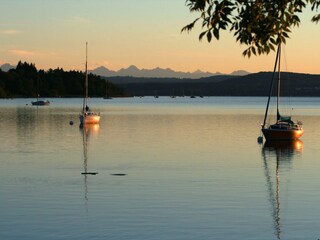 Lake access and view of the Alps right at your doorstep