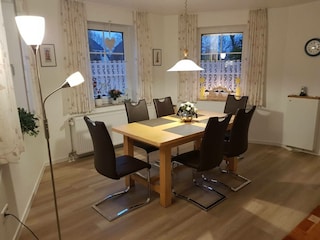 Wohnzimmer Erker mit  Essplatz