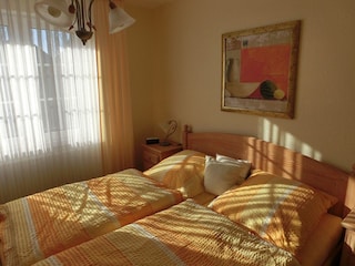 Schlafzimmer 1, Doppelbett 180 x 200