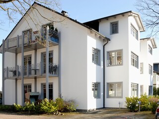 Haus Oiestr. mit Balkonen