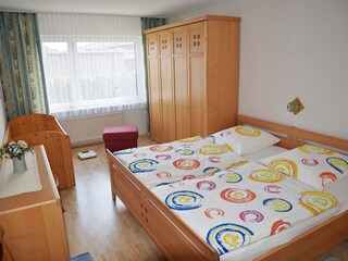 Schlafzimmer 1 mit eigenem Bad