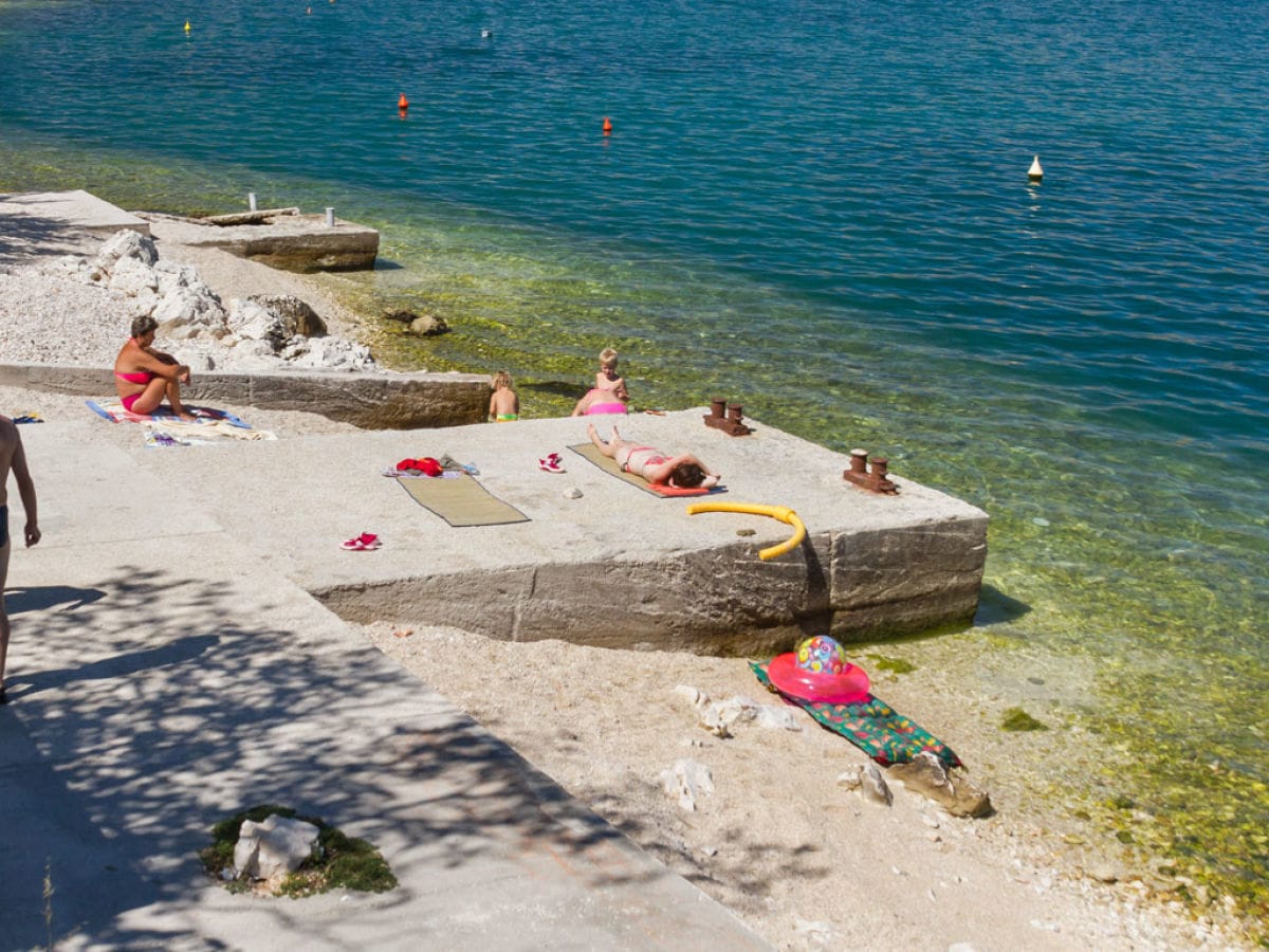 Strand in Mastrinka