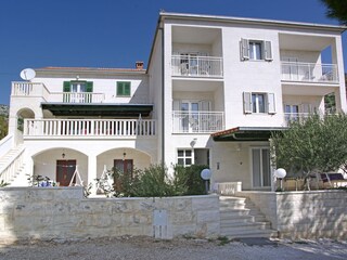 Bol-Villa Adria Apartments