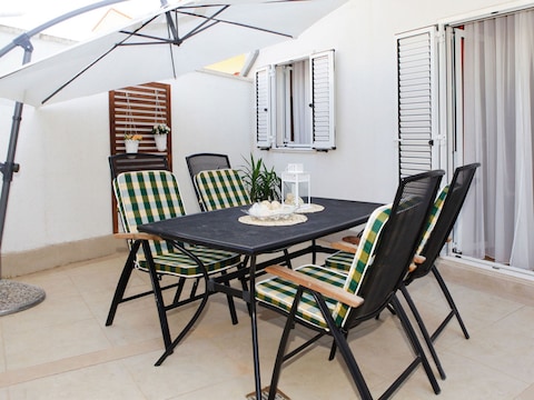 Holiday apartment Bol Adria 2