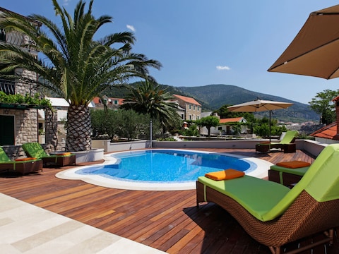 Holiday apartment Bol Diana 2