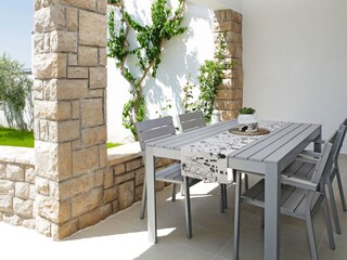 Bol-apartment-terrace-Diana-2