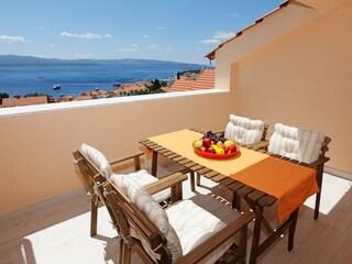 Bol-ferienwohnung-Balkon-Meerblick-Iris3