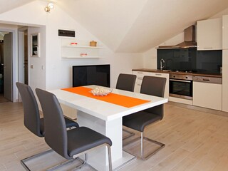 Bol-Apartment-Wohn / Esszimmer-Iris3