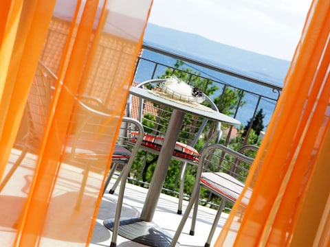 Holiday apartment Bol Mico 1