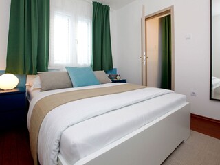 Schlafzimmer 1 mit Doppelbett