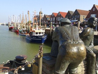 Neuharlingersiel Hafen