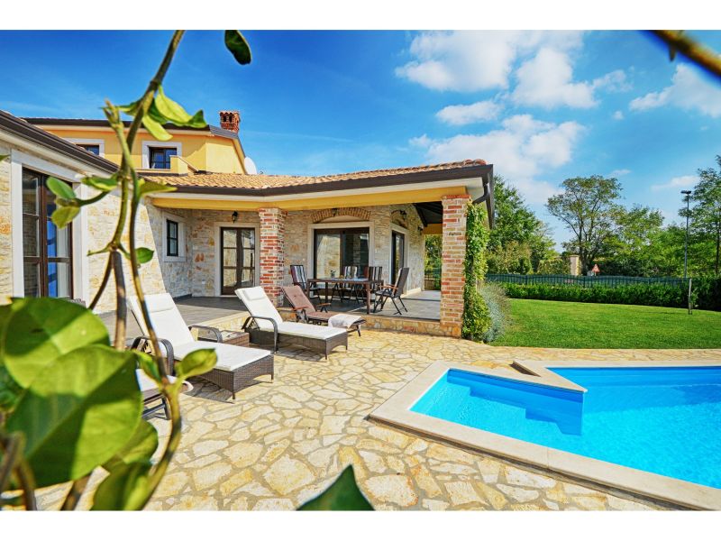 Ferienhäuser & Ferienwohnungen mit Pool in Istrien Poolhäuser Istrien Ferienhäuser & Ferienwohnungen mit Pool in Istrien Poolhäuser Istrien