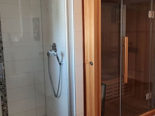 Dusche und Sauna