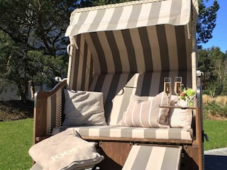 Strandkorb auf der Terrasse