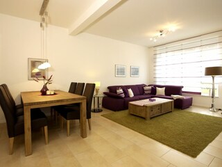 Großzügiger Wohn- und Essbereich