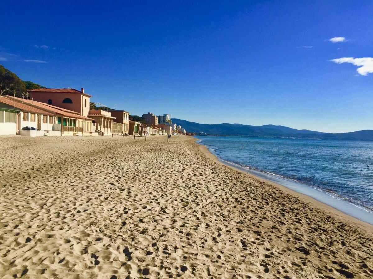 Follonica Strand