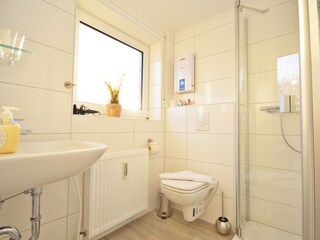Bad mit eleganter Dusche