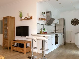 komplett eingerichtete Küche