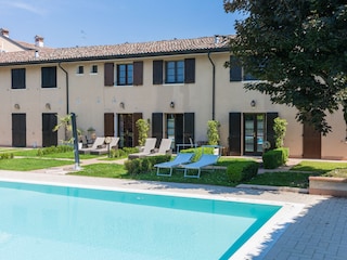 die kleine Residence mit dem Pool