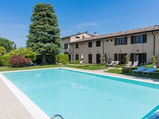die kleine Residence mit dem Pool