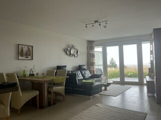 Wohnzimmer mit Essbereich