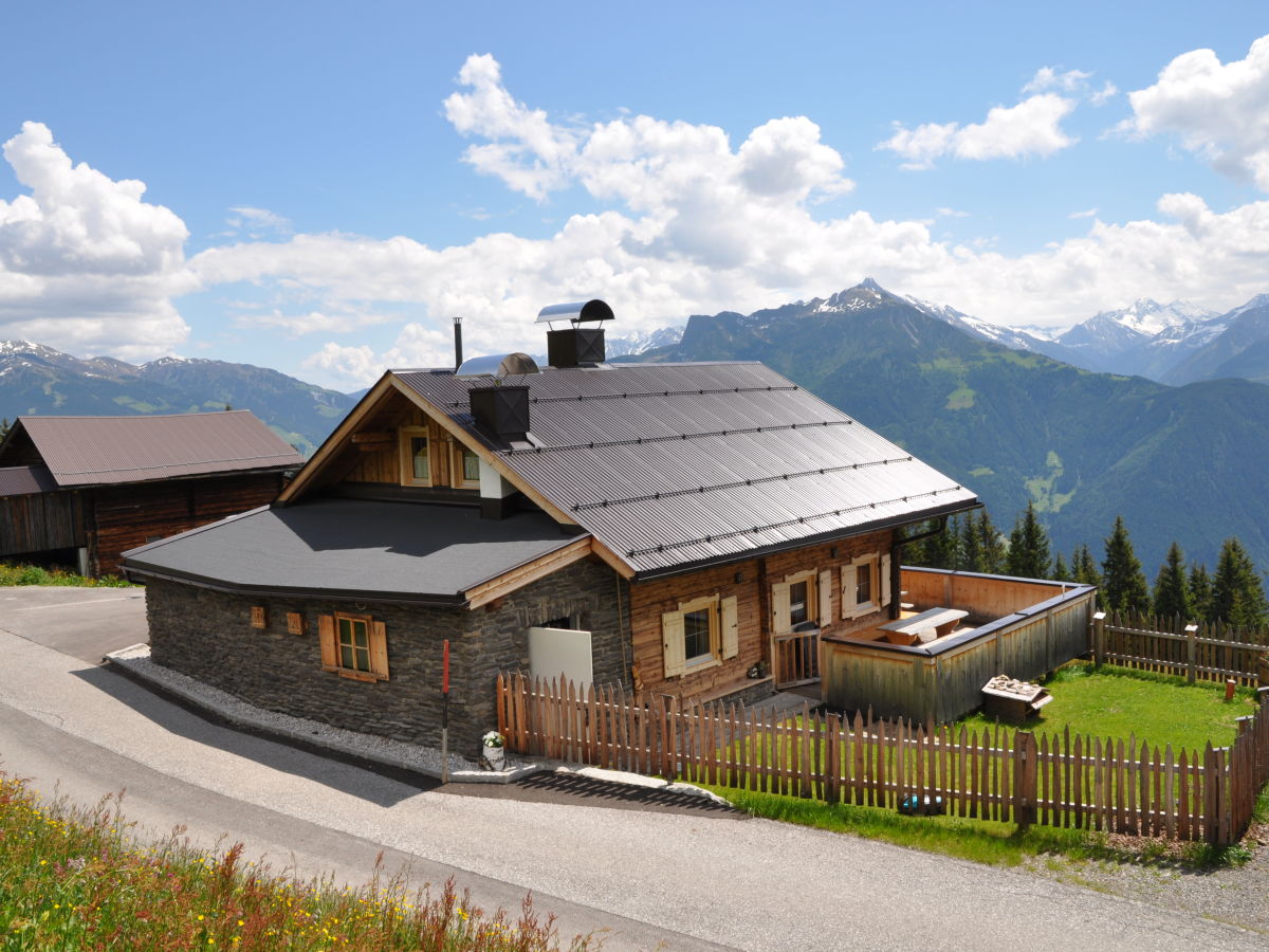 Alpine hut Hippach Outdoor Recording 1