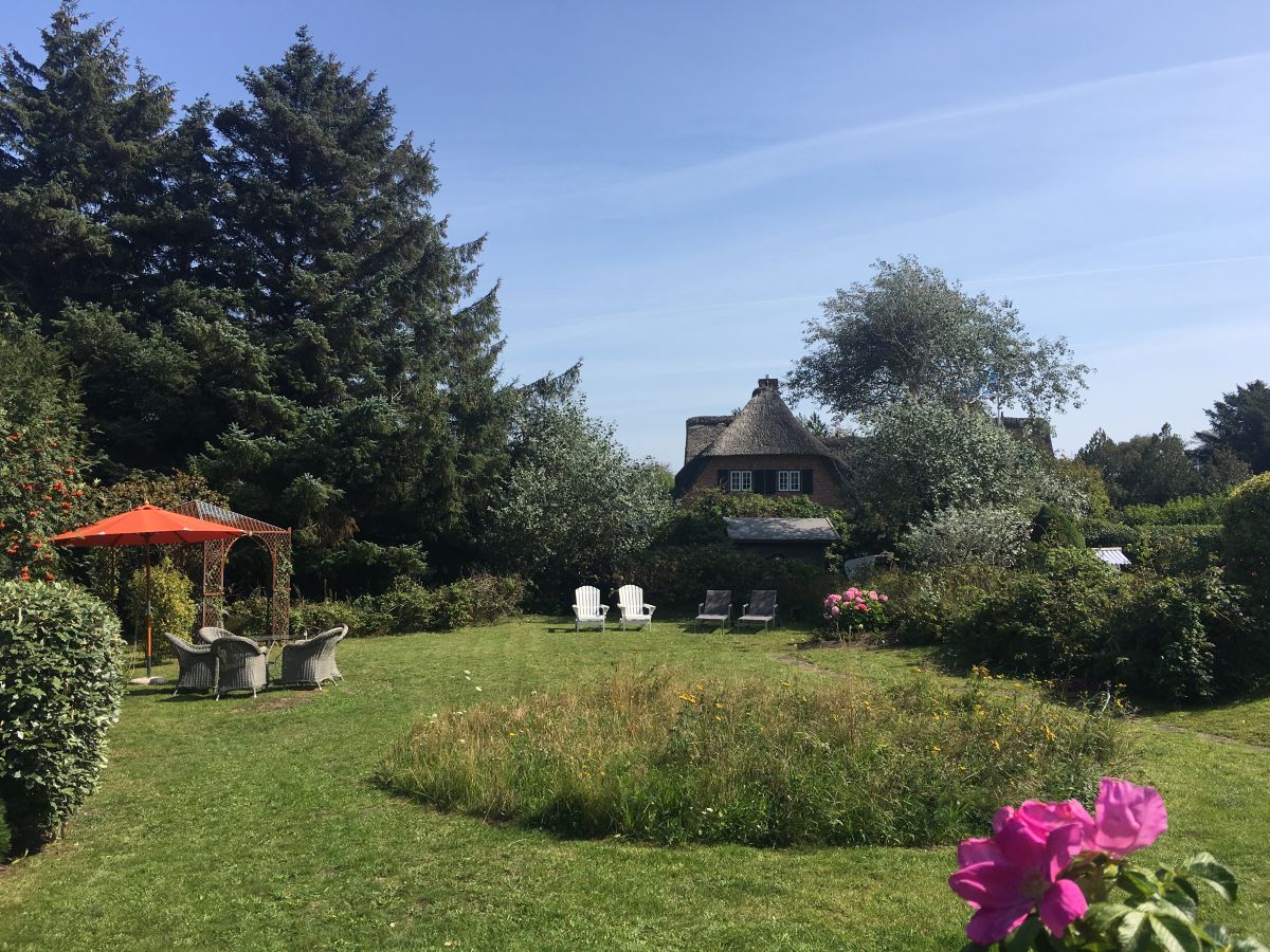 Haus MeerBrise ca 1500 qm romantischer Garten