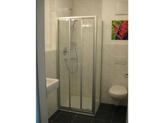 Kleines Bad mit Dusche