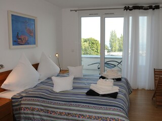 Schlafzimmer mit Doppelbett