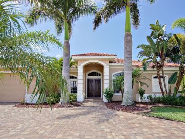 Villa Whispering Palms