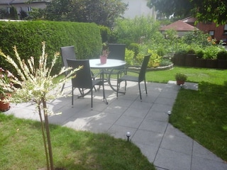 Terrasse I im Garten