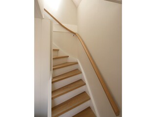 Treppe nach Schlafzimmer und Badezimmer