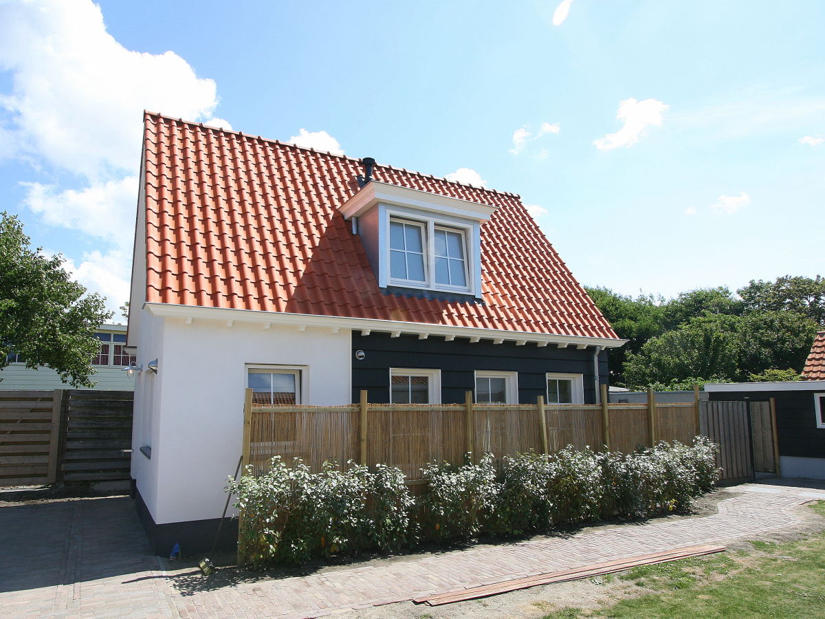 Neues Ferienhaus im Zeeländischen Stil