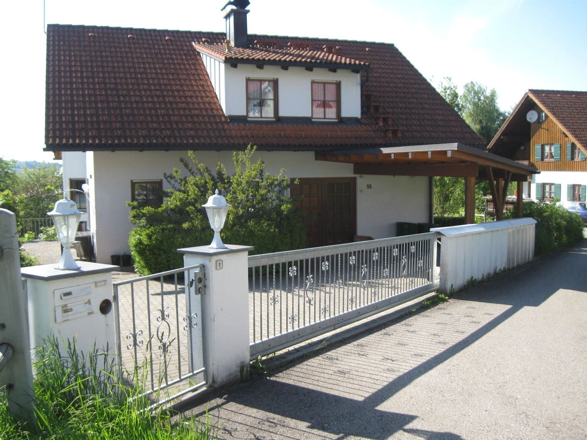 Haus mit Carport