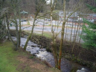 Bode hinter dem Haus - mit Blick zur Wurmbergseilbahn