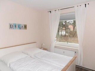 Schlafzimmer mit Doppelbett